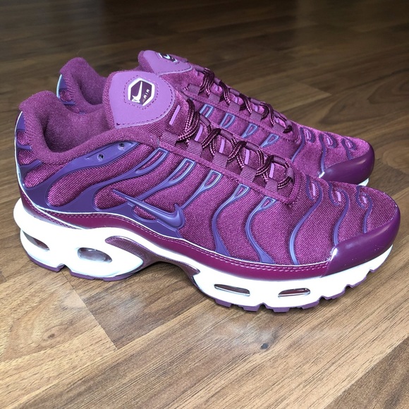 womens purple nike air max plus
